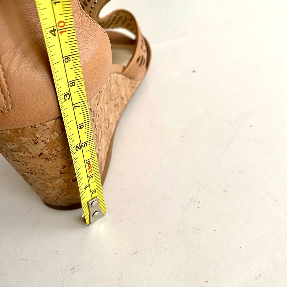 Alex Marie Brown Wedge Sandals Size 8.5M Perforated Summer Vacation - Picture 13 of 14